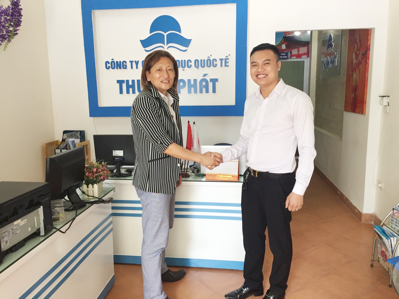 URAWA INTERNATIONAL EDUCATION CENTER VISITING AND WORKING WITH THUẬN PHÁT