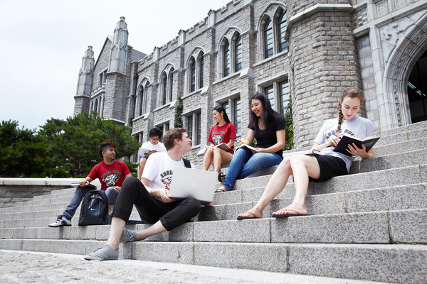 Sinh viên Việt Nam được ưu đãi khi du học Hàn Quốc