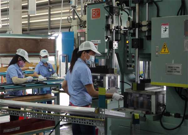 T6/2017 - Tuyển 09 nam Sản xuất và gia công Nhựa làm việc tại Xí nghiệp Aichi ken, Nhật Bản