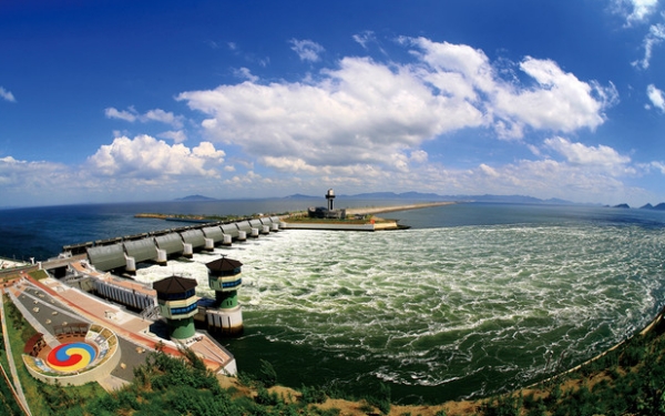 22-thang-canh-dep-me-hon-o-han-quoc-dap-ngan-song-Saemangeum