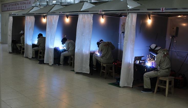 don-hang-co-khi-han-xi-xuat-khau-lao-dong-nhat-ban