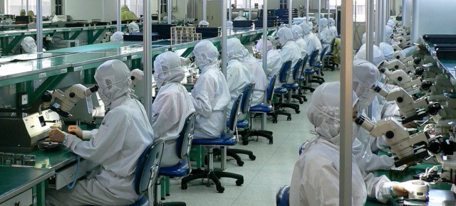 don-hang-cong-xuong-don-hang-kiem-tra-cac-san-pham-dap-nhua