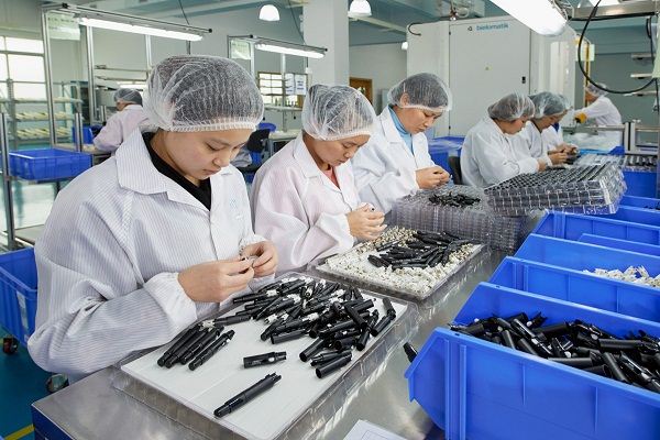 don-hang-nhua-duc-nhua-xuat-khau-lao-dong-nhat-ban